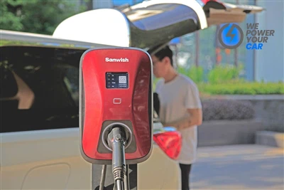 أشعة الشمس الجميلة ومنتج شاحن EV الرائع للعام الجديد